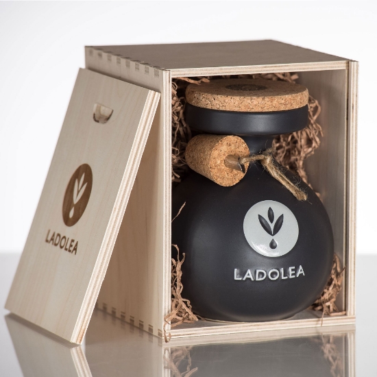Extra Virgin Olive Oil LADOLEA 600ml Wooden Gift Box