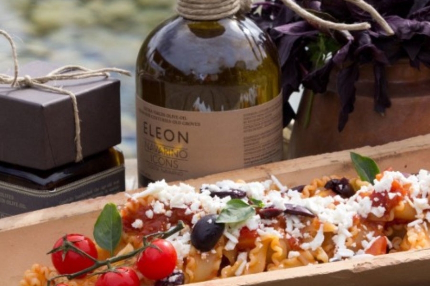 Pasta with Heirloom Tomatoes, Olives and Olive Oil